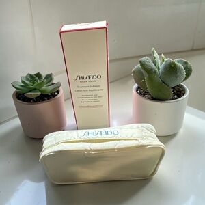Shiseido Ginza Tokyo Treatment Softener 300mL /10fl.oz plus White makeup pouch